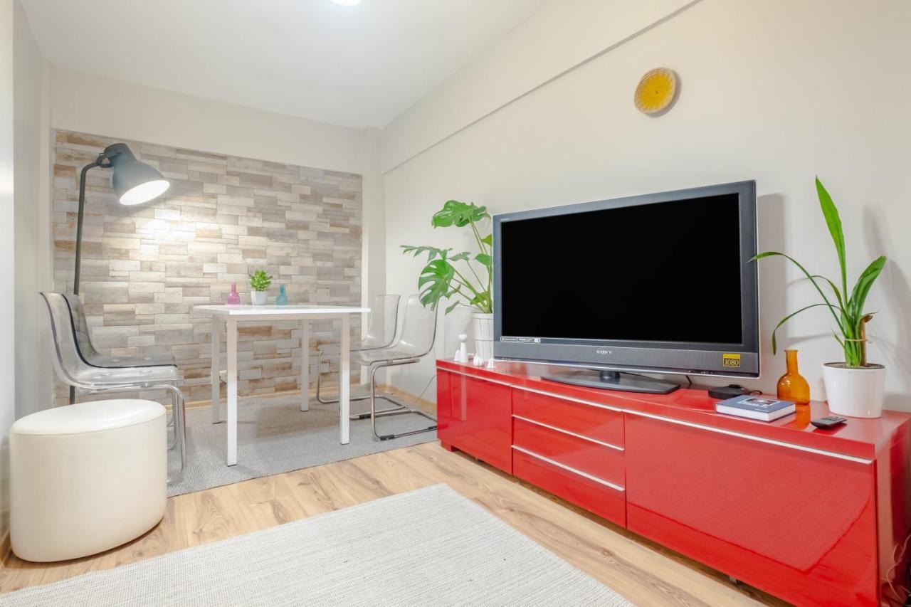 Colorful And Central Flat With Balcony In Kadikoy 伊斯坦布尔 外观 照片