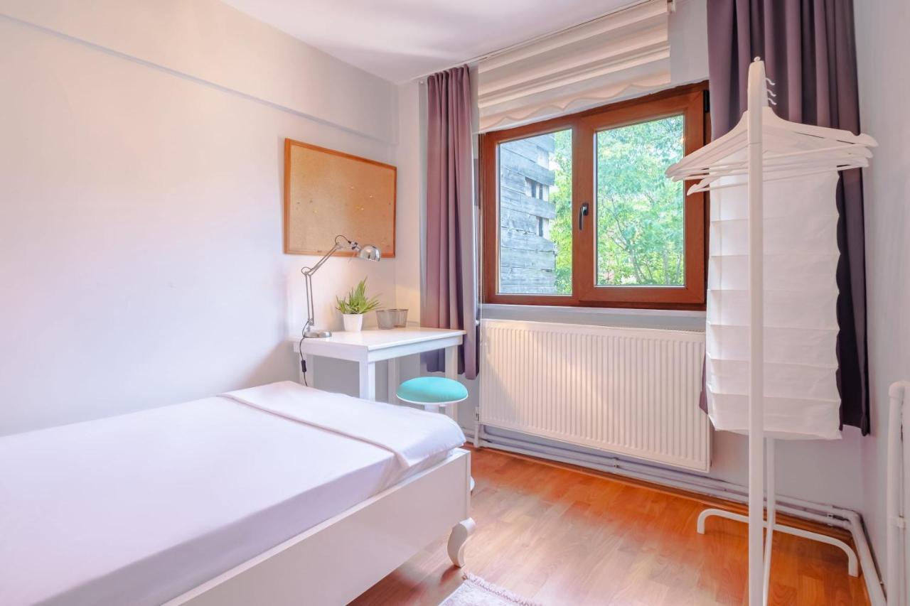Colorful And Central Flat With Balcony In Kadikoy 伊斯坦布尔 外观 照片