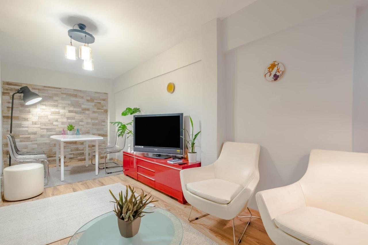 Colorful And Central Flat With Balcony In Kadikoy 伊斯坦布尔 外观 照片