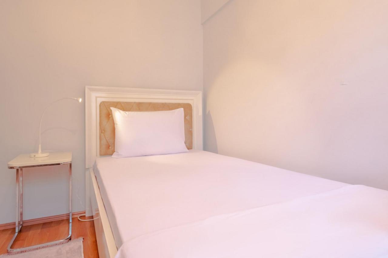 Colorful And Central Flat With Balcony In Kadikoy 伊斯坦布尔 外观 照片