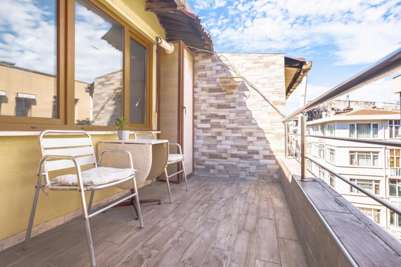 Colorful And Central Flat With Balcony In Kadikoy 伊斯坦布尔 外观 照片