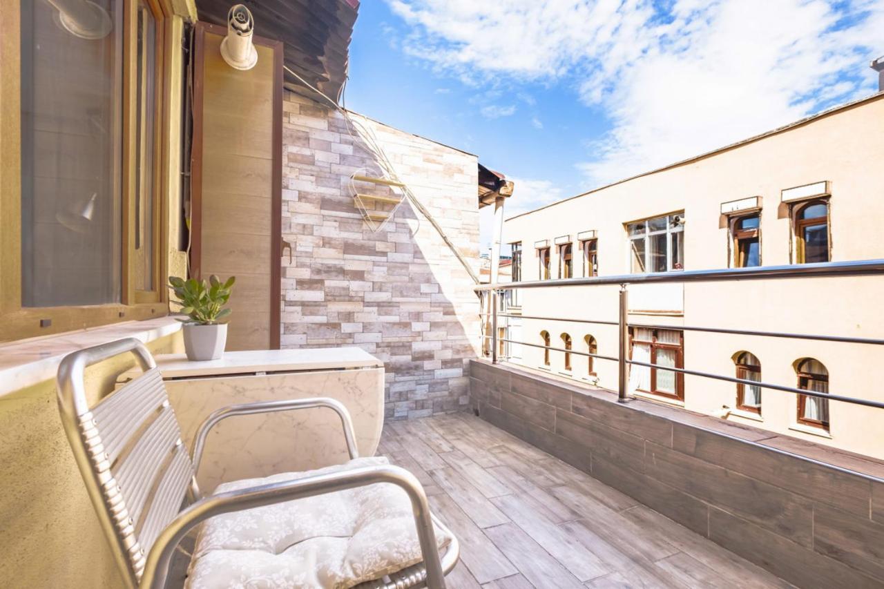 Colorful And Central Flat With Balcony In Kadikoy 伊斯坦布尔 外观 照片