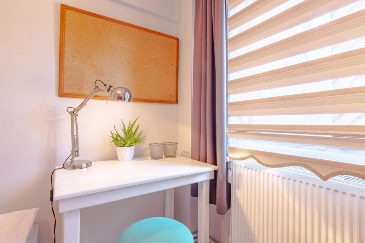Colorful And Central Flat With Balcony In Kadikoy 伊斯坦布尔 外观 照片